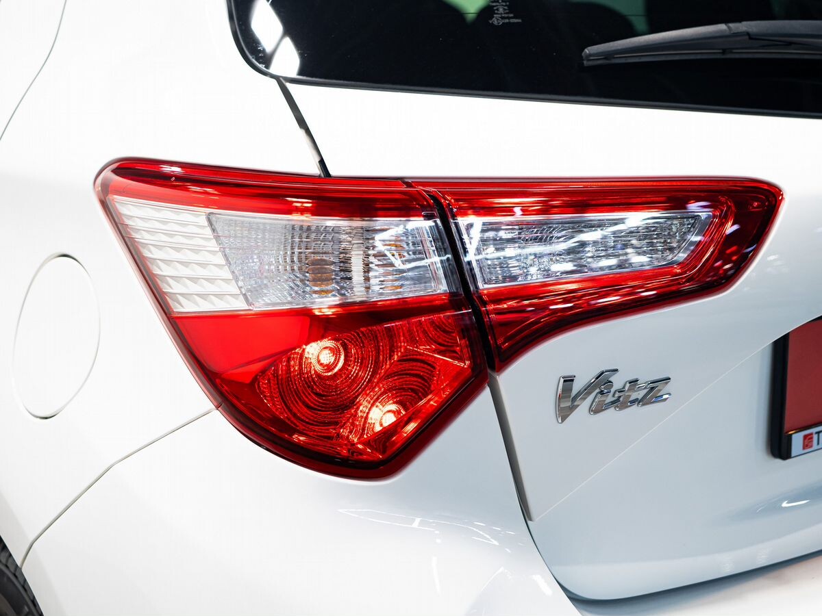 Toyota Vitz 2019 - фото автомобиля