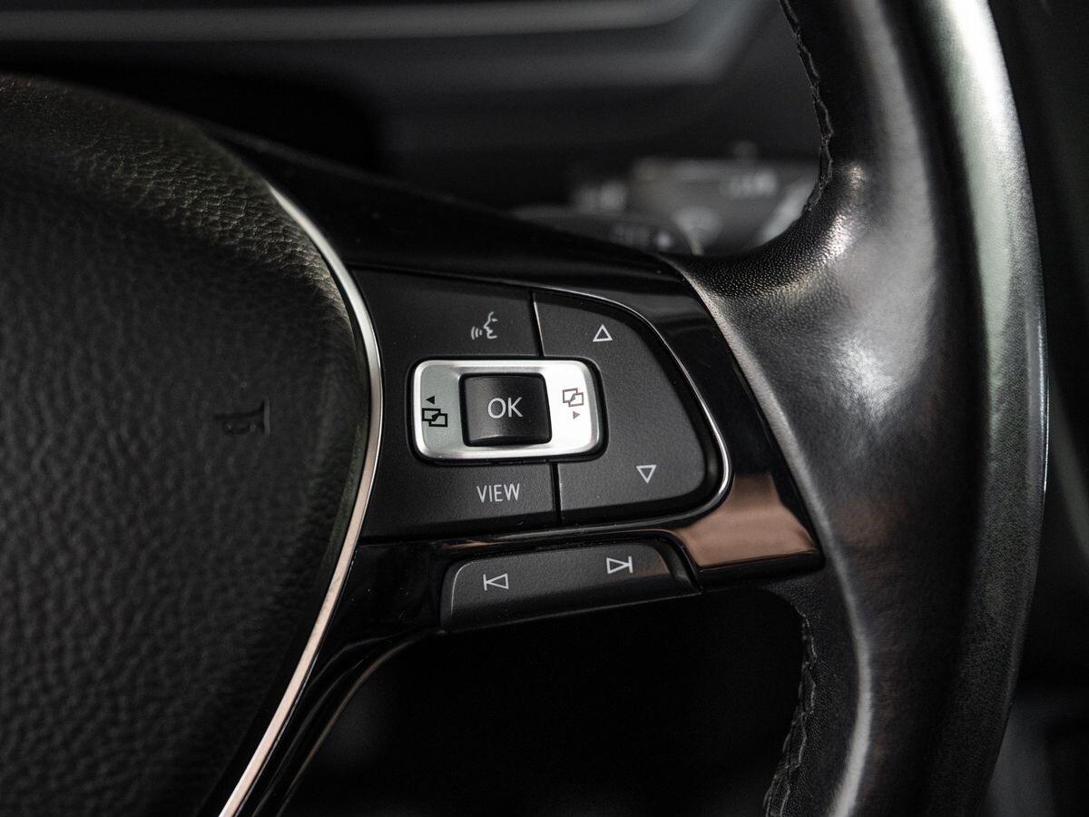 Volkswagen Tiguan 2019 - фото автомобиля