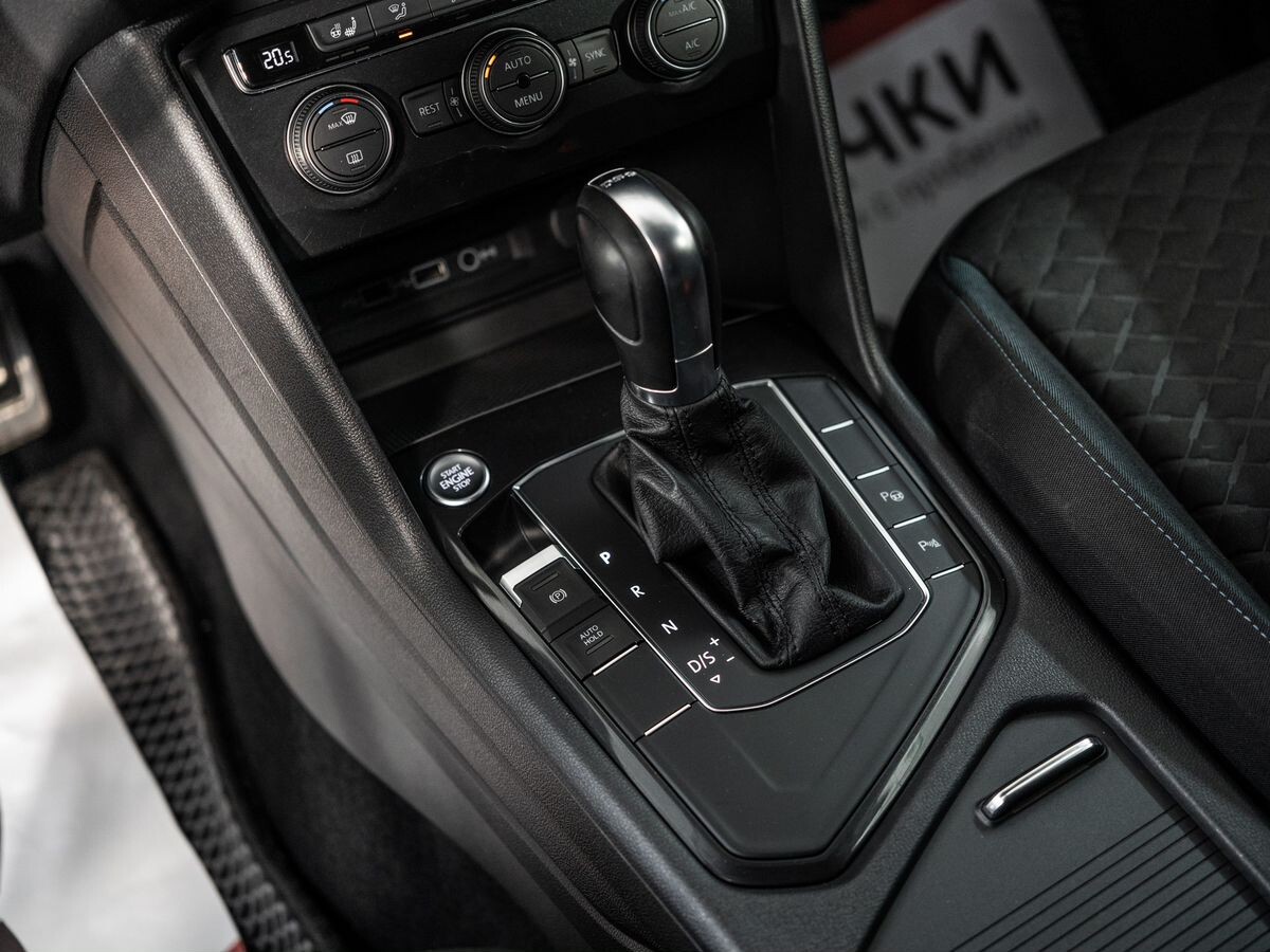 Volkswagen Tiguan 2019 - фото автомобиля