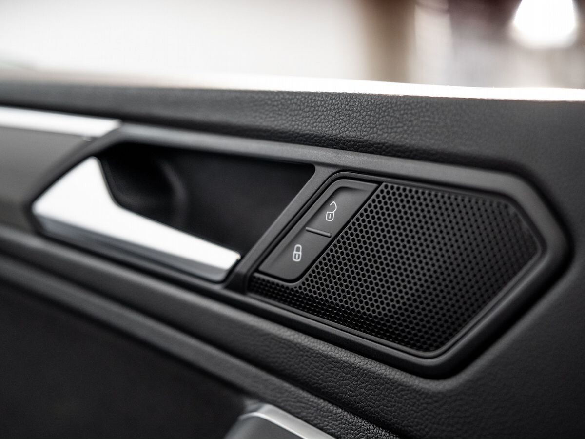 Volkswagen Tiguan 2019 - фото автомобиля