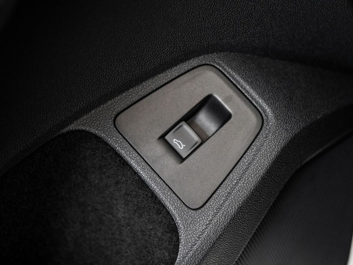 Volkswagen Tiguan 2019 - фото автомобиля