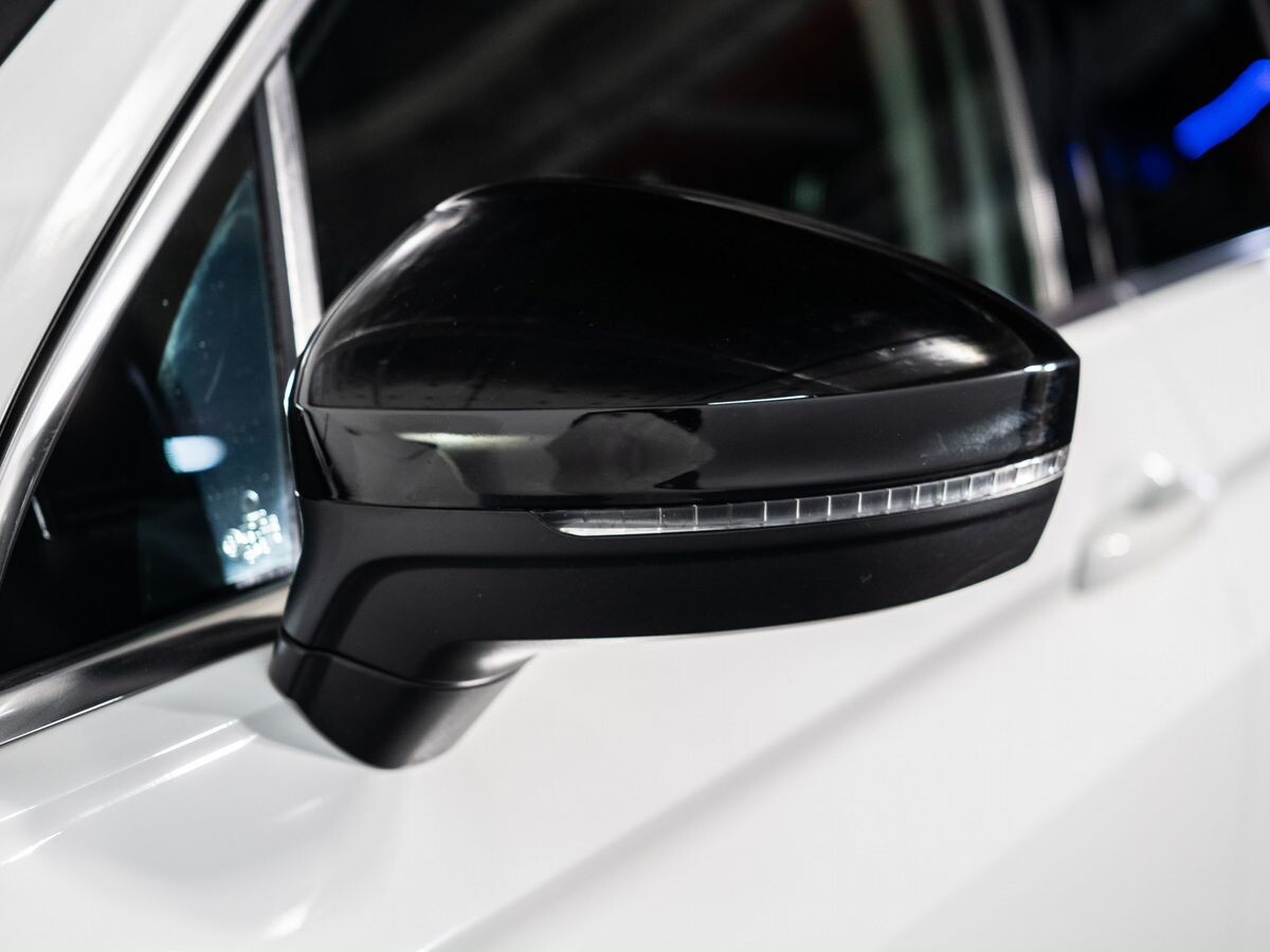 Volkswagen Tiguan 2019 - фото автомобиля