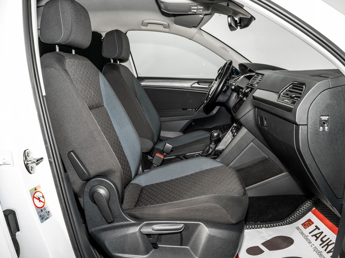 Volkswagen Tiguan 2019 - фото автомобиля