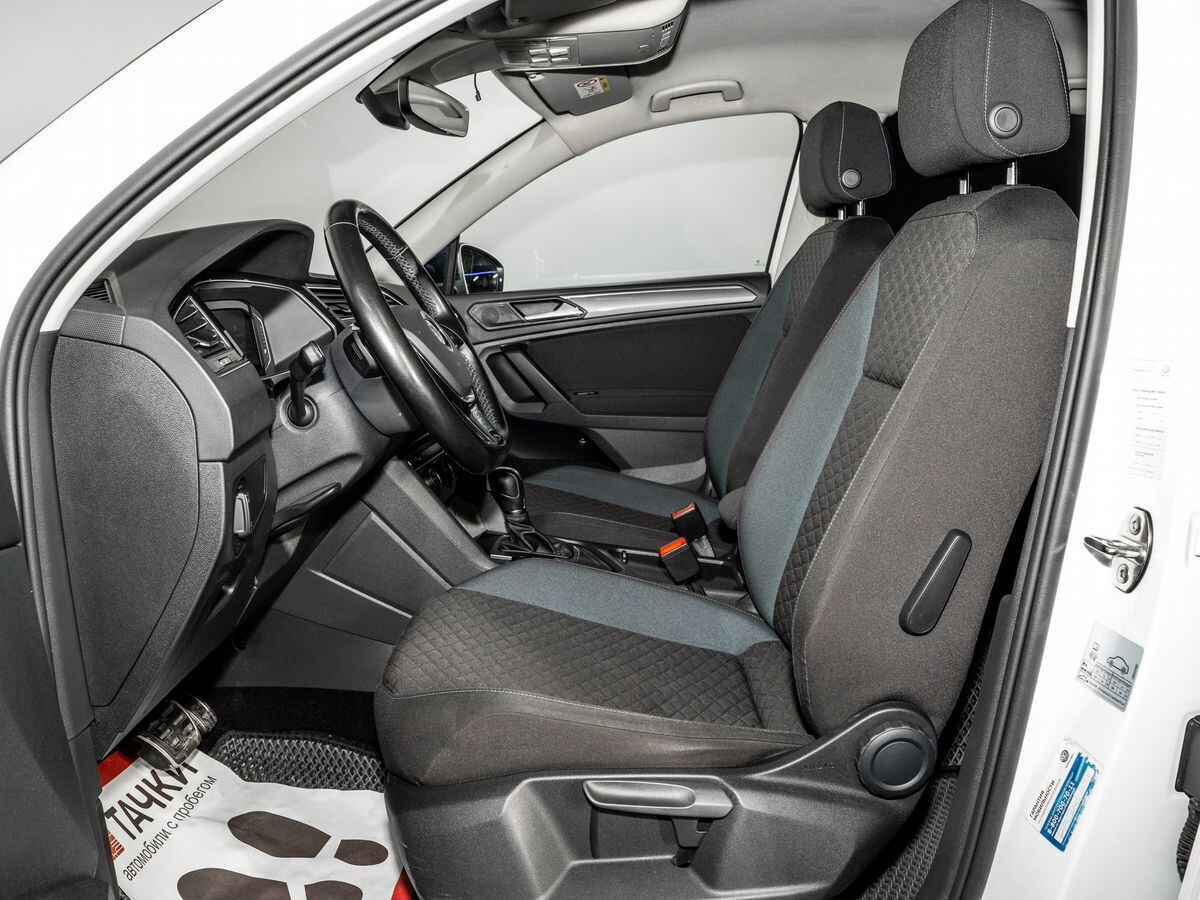 Volkswagen Tiguan 2019 - фото автомобиля