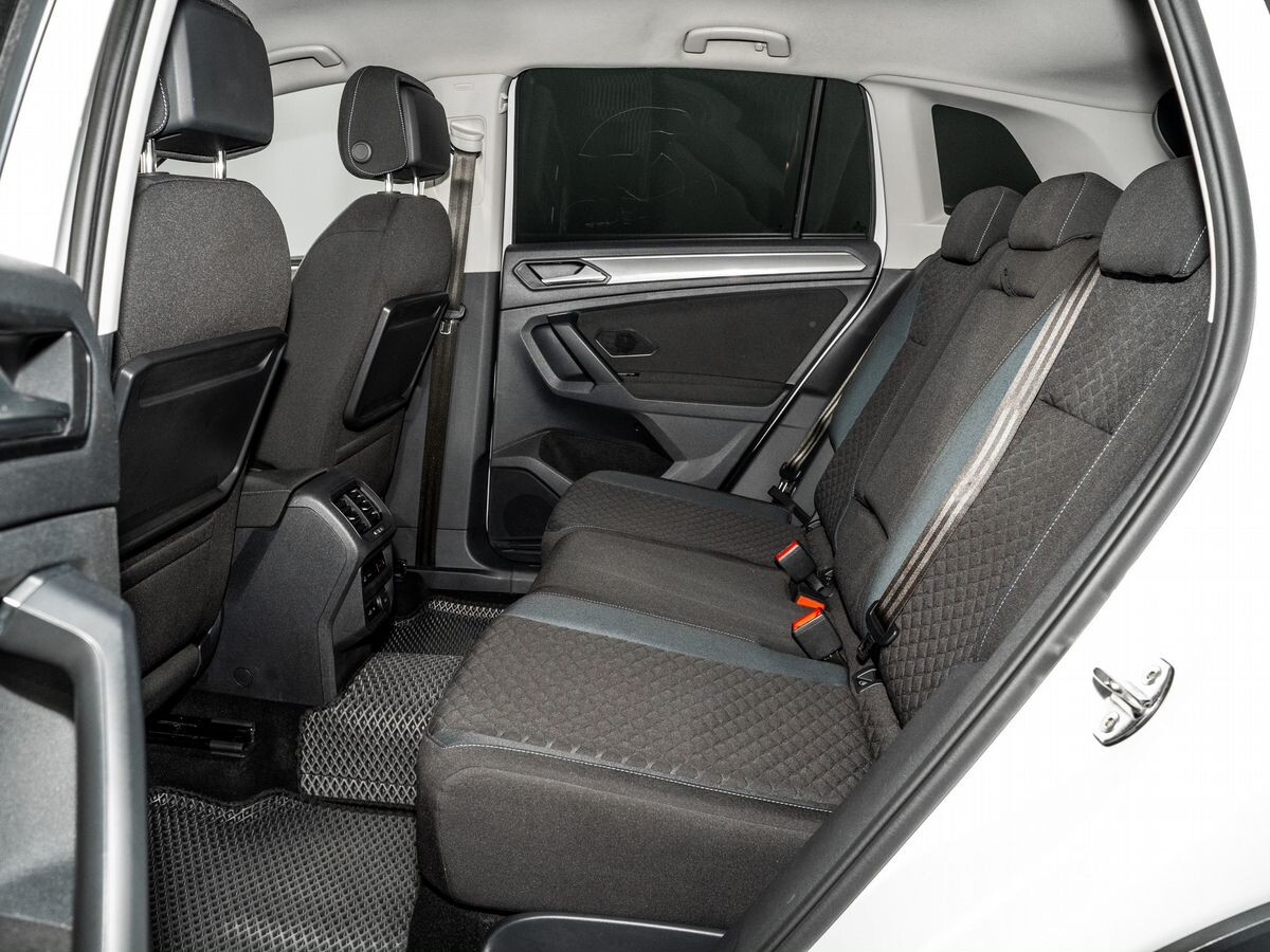 Volkswagen Tiguan 2019 - фото автомобиля