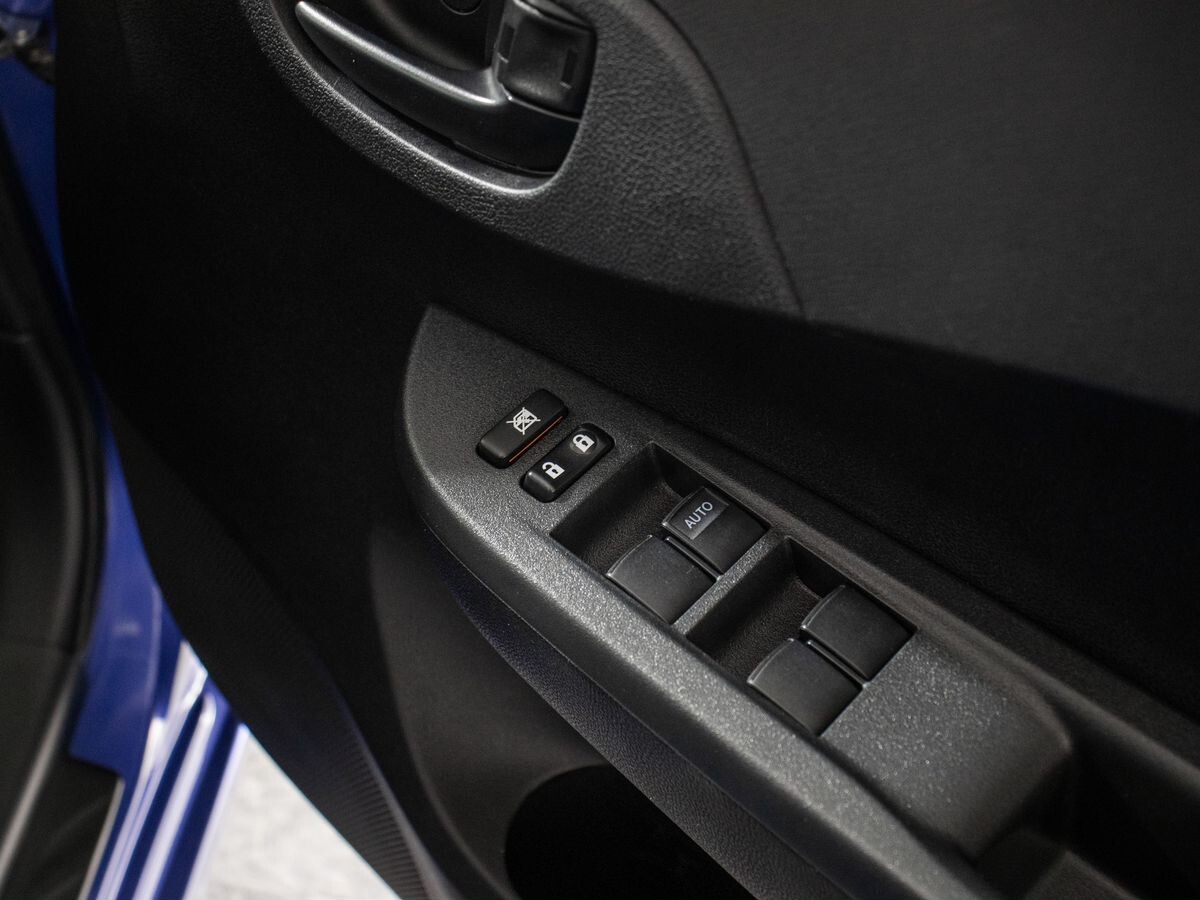 Toyota Ractis 2011 - фото автомобиля