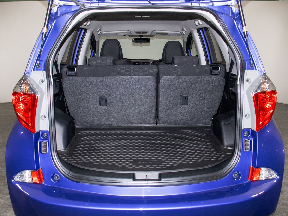 Toyota Ractis 2011 - фото автомобиля