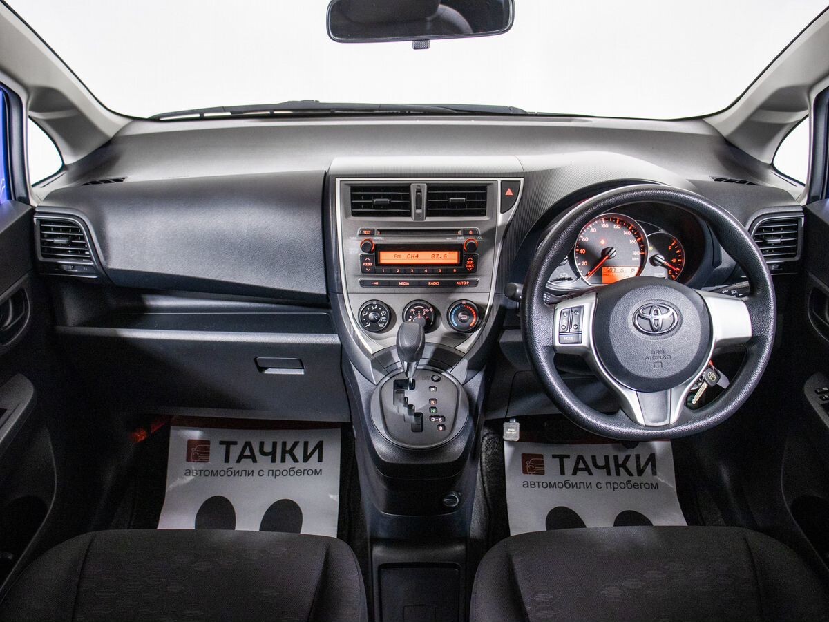 Toyota Ractis 2011 - фото автомобиля