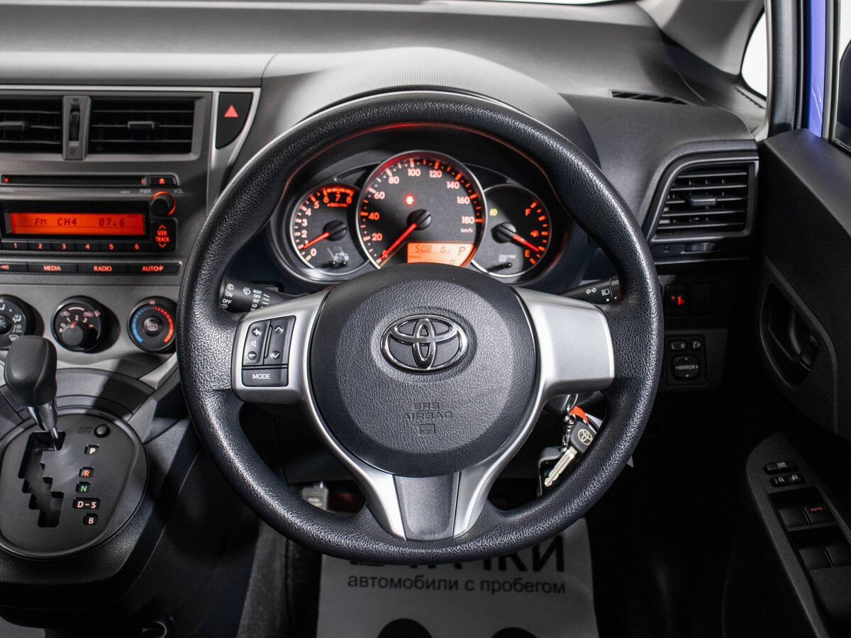 Toyota Ractis 2011 - фото автомобиля
