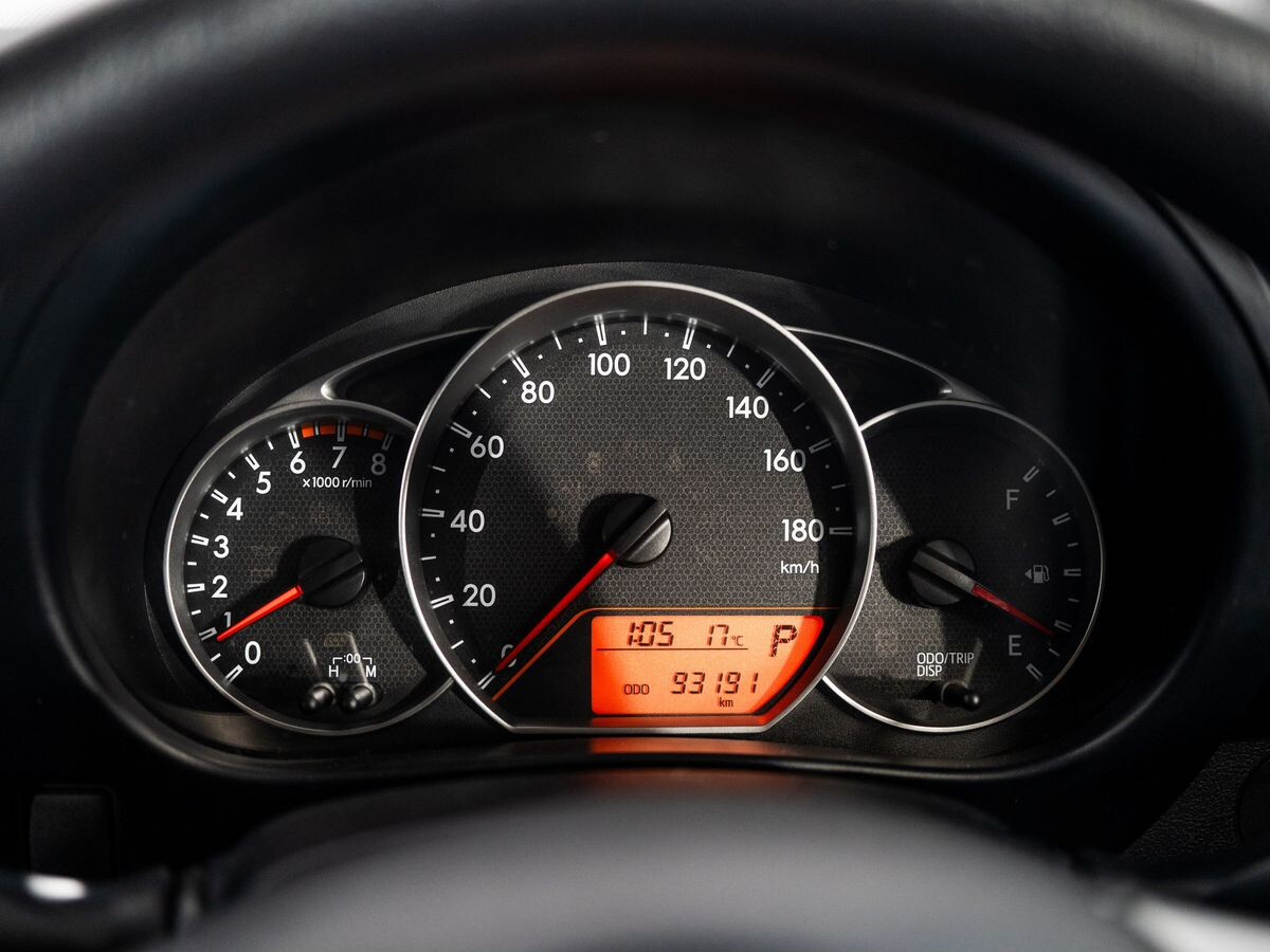 Toyota Ractis 2011 - фото автомобиля