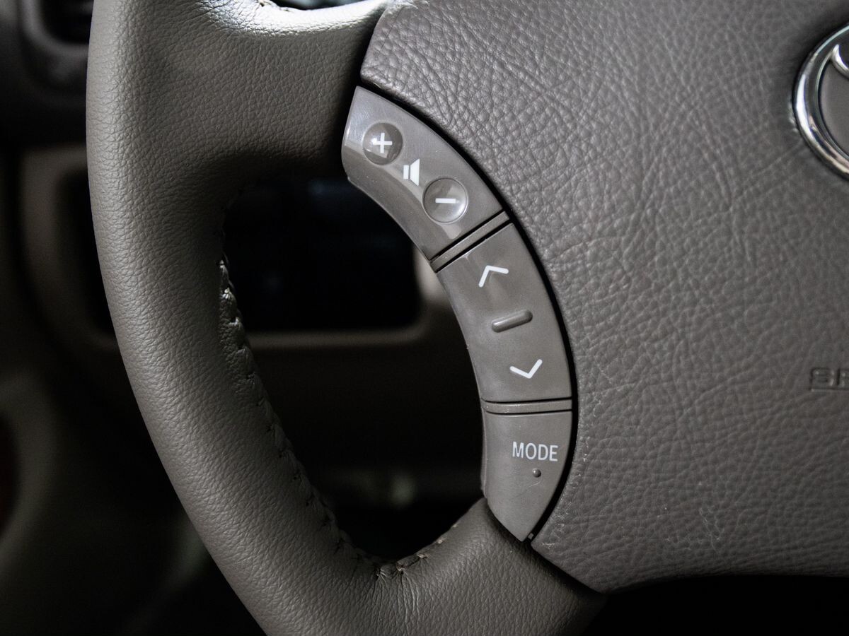 Toyota Land Cruiser 2005 - фото автомобиля