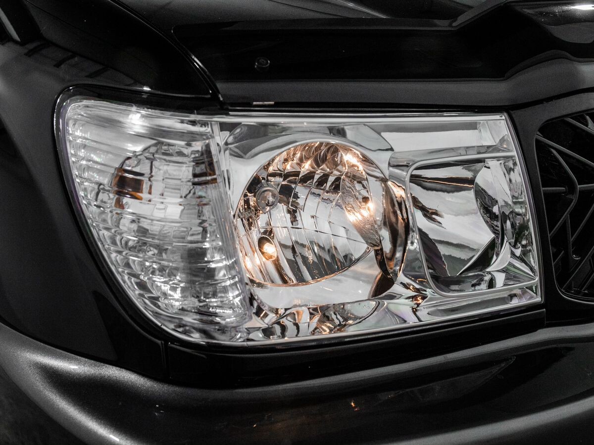 Toyota Land Cruiser 2005 - фото автомобиля