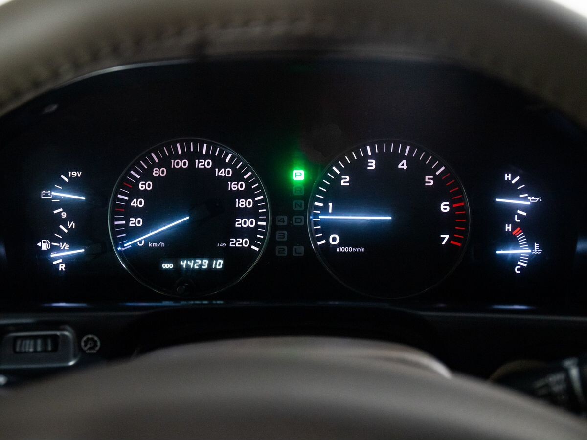 Toyota Land Cruiser 2005 - фото автомобиля