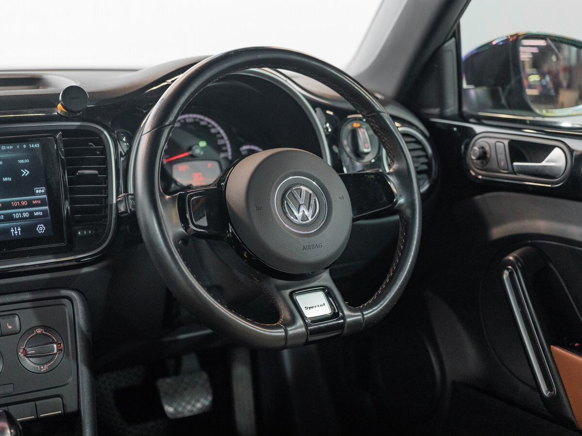 Volkswagen Beetle 2014 - фото автомобиля