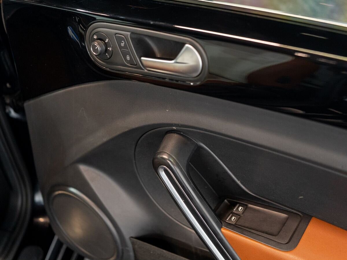 Volkswagen Beetle 2014 - фото автомобиля