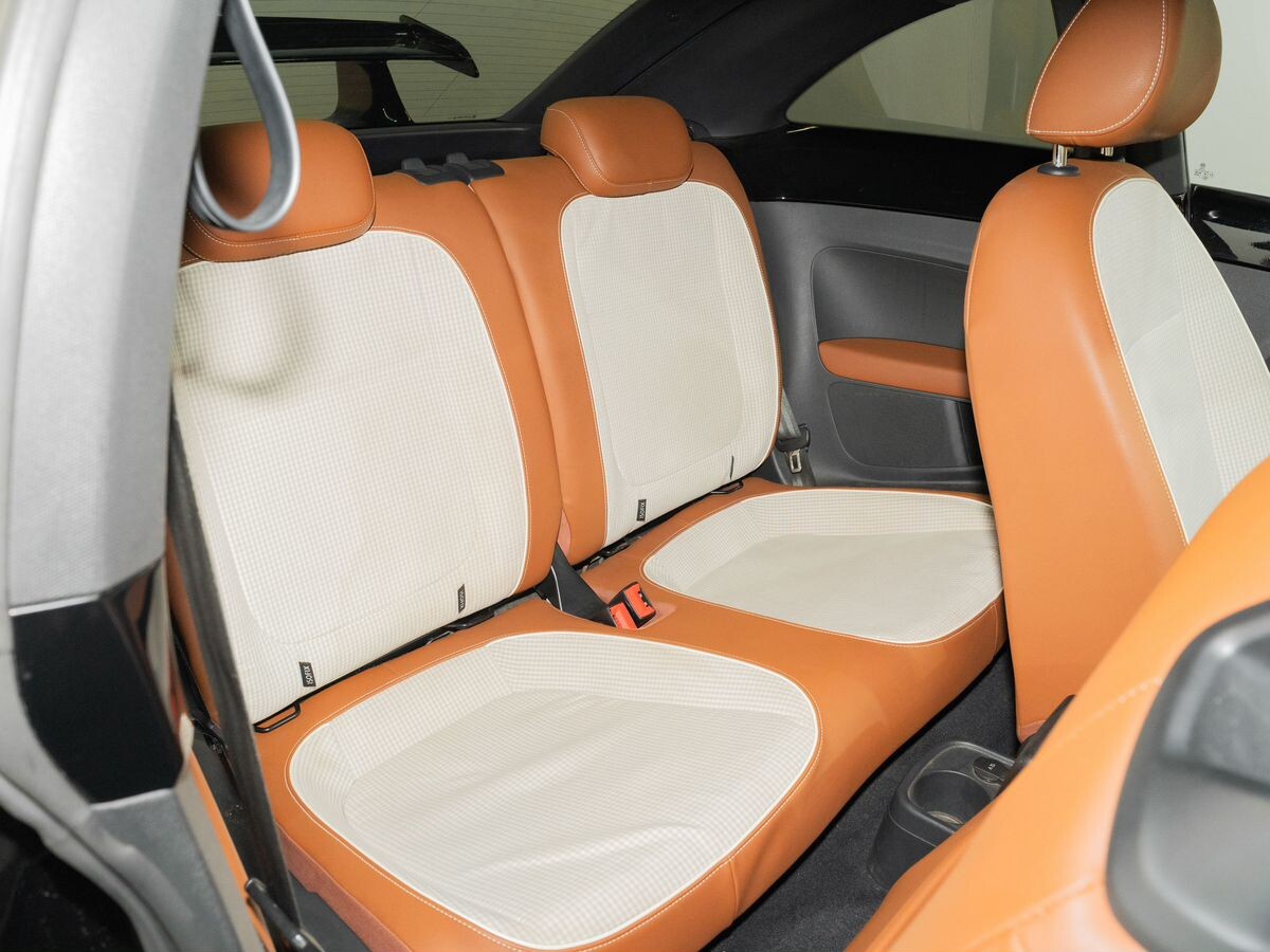 Volkswagen Beetle 2014 - фото автомобиля