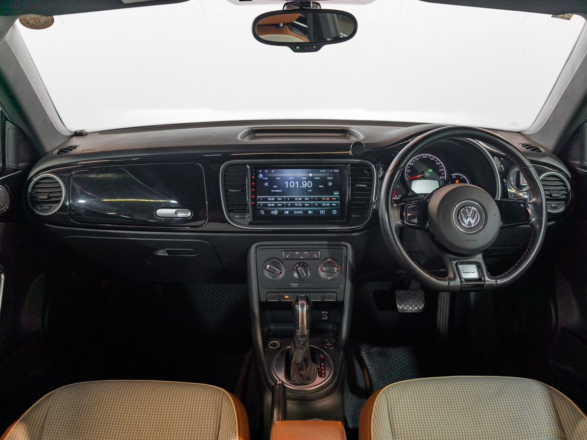 Volkswagen Beetle 2014 - фото автомобиля