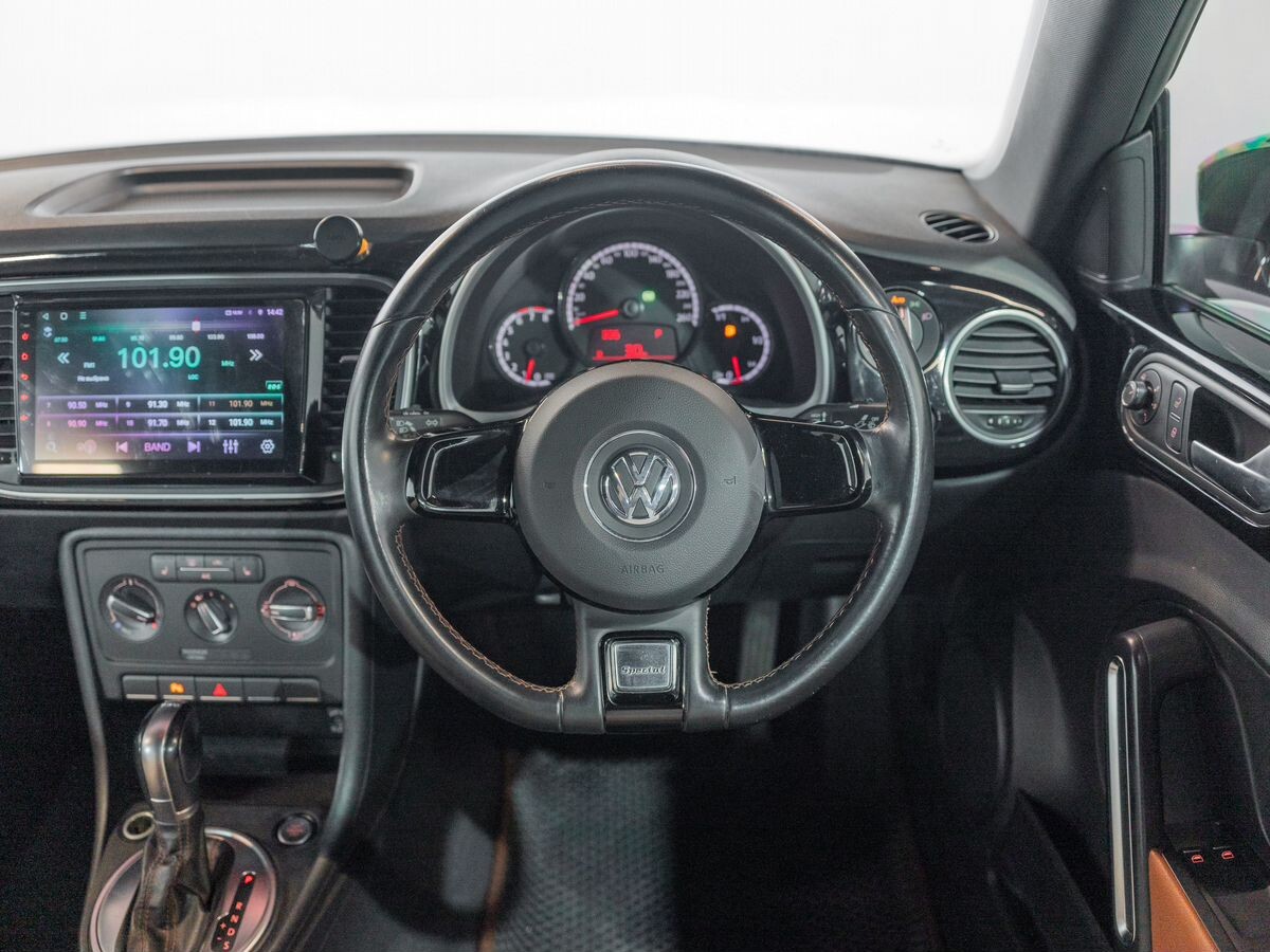 Volkswagen Beetle 2014 - фото автомобиля