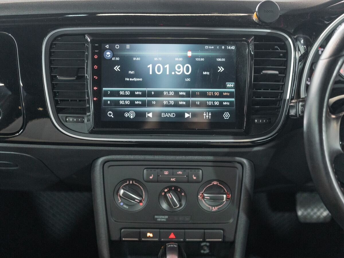 Volkswagen Beetle 2014 - фото автомобиля