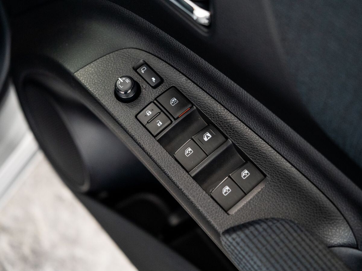 Toyota Sienta 2015 - фото автомобиля