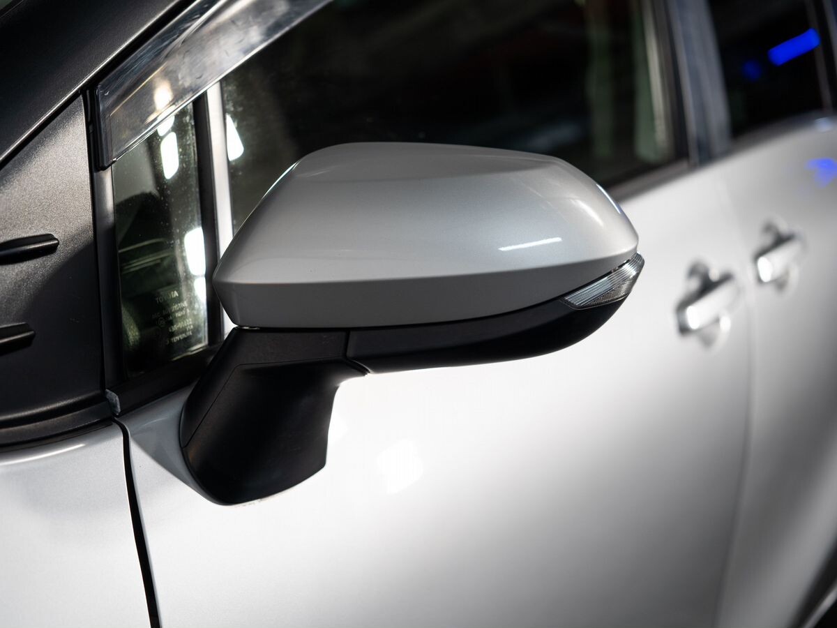 Toyota Sienta 2015 - фото автомобиля