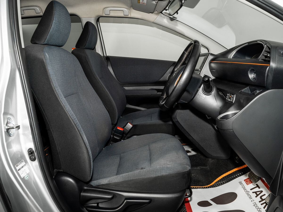 Toyota Sienta 2015 - фото автомобиля