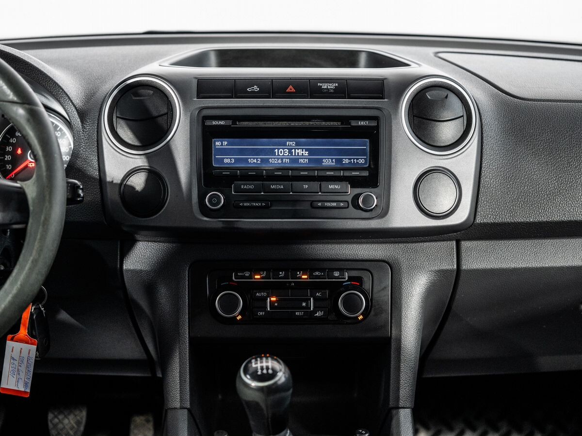 Volkswagen Amarok 2011 - фото автомобиля