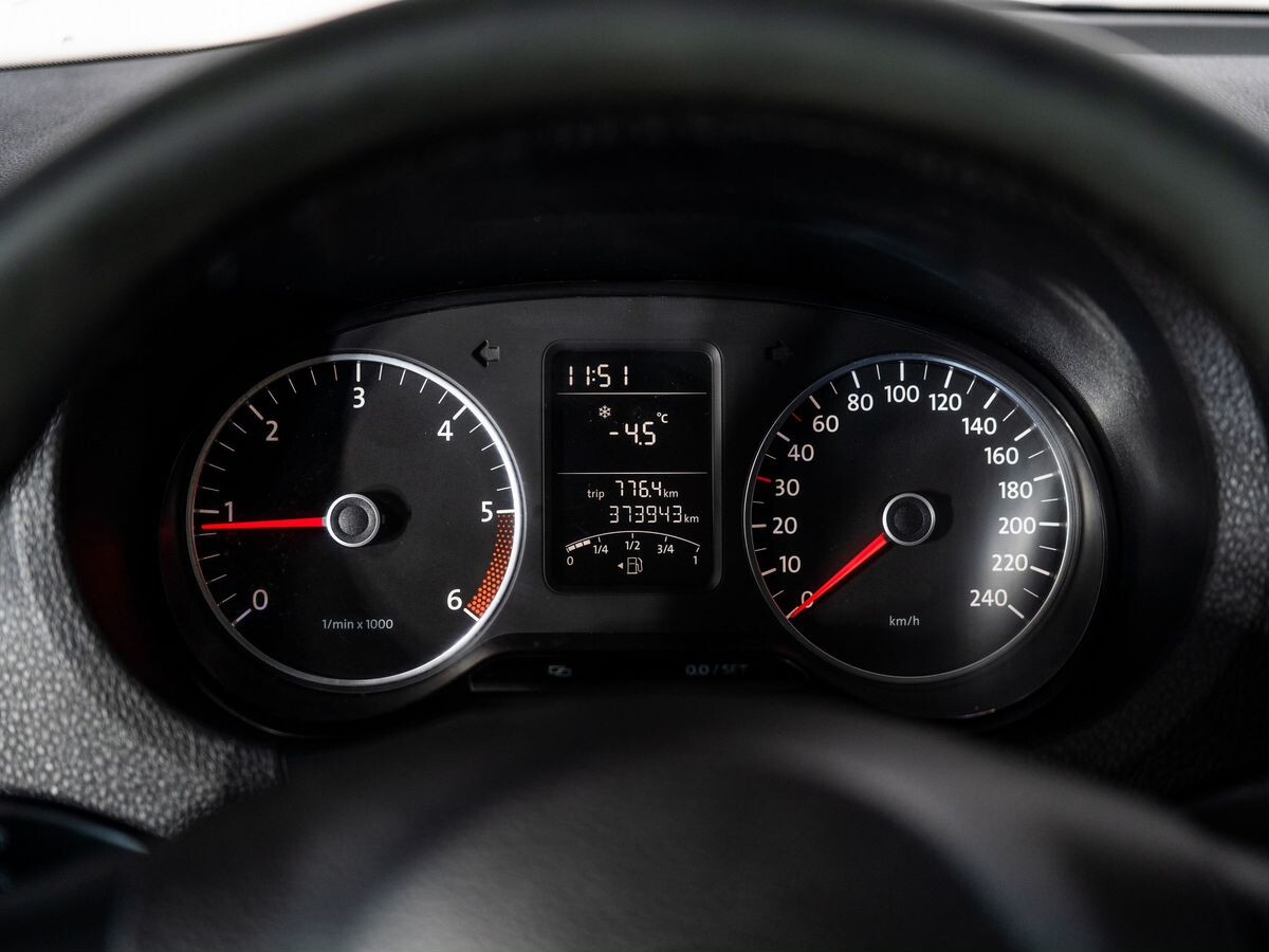 Volkswagen Amarok 2011 - фото автомобиля