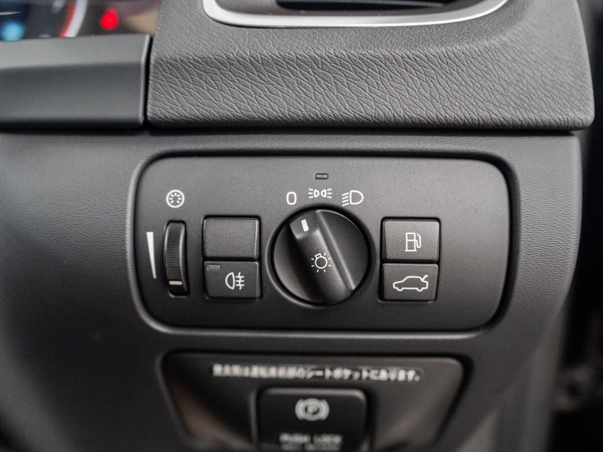 Volvo V60 2011 - фото автомобиля