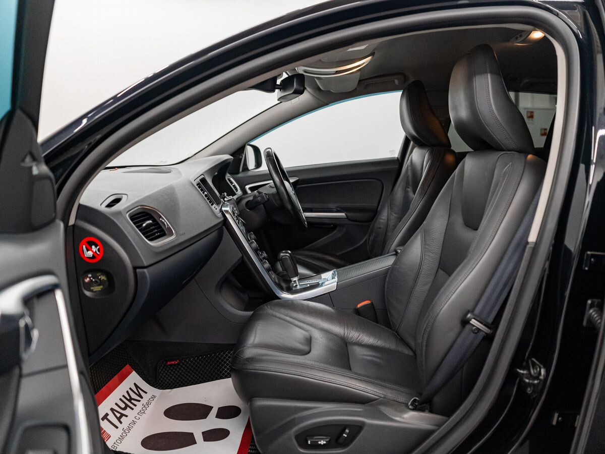 Volvo V60 2011 - фото автомобиля