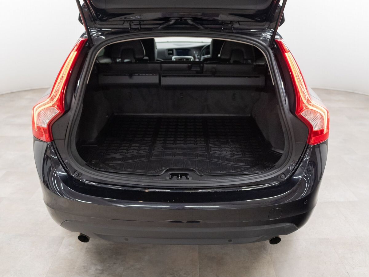 Volvo V60 2011 - фото автомобиля