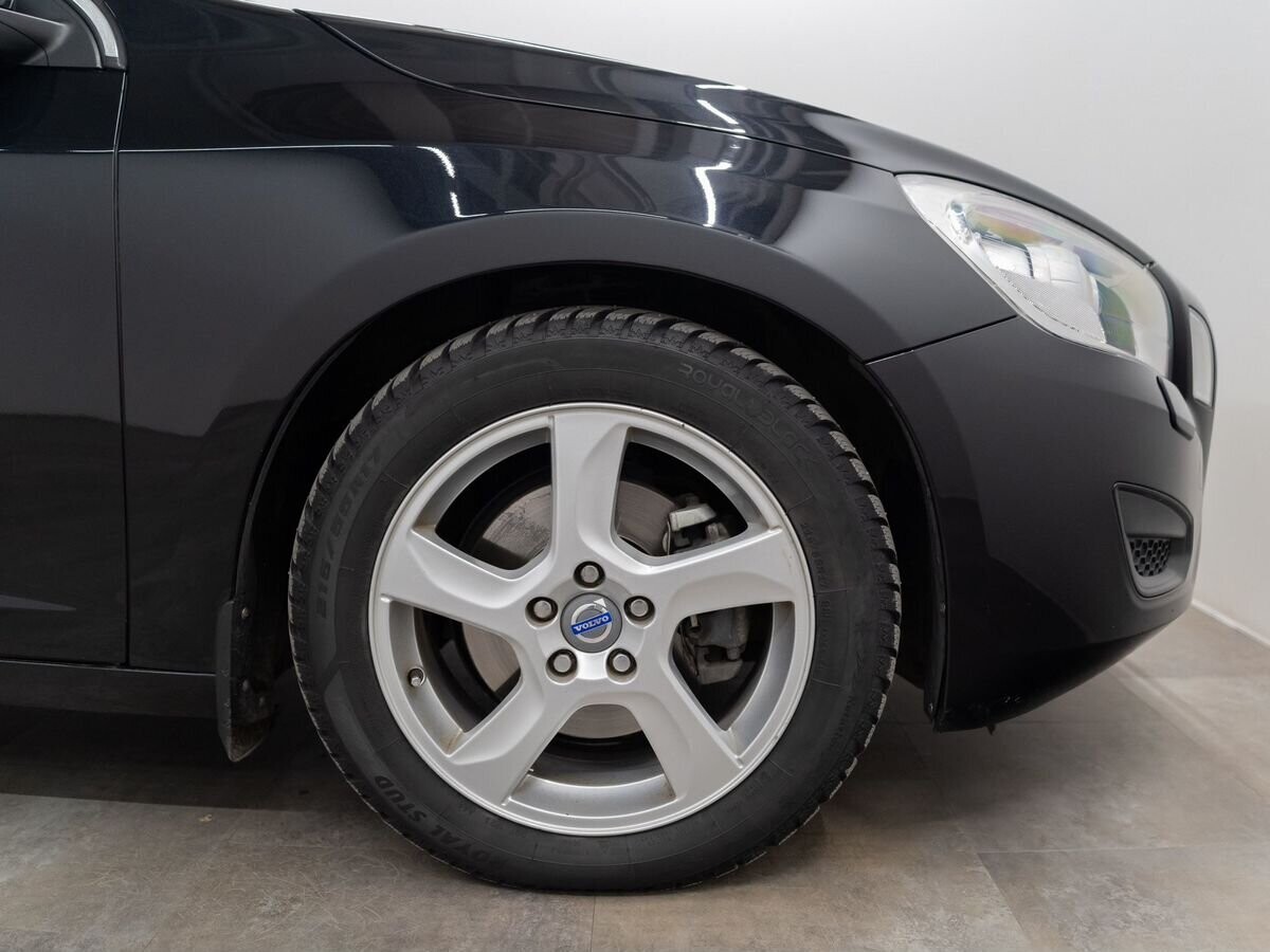 Volvo V60 2011 - фото автомобиля