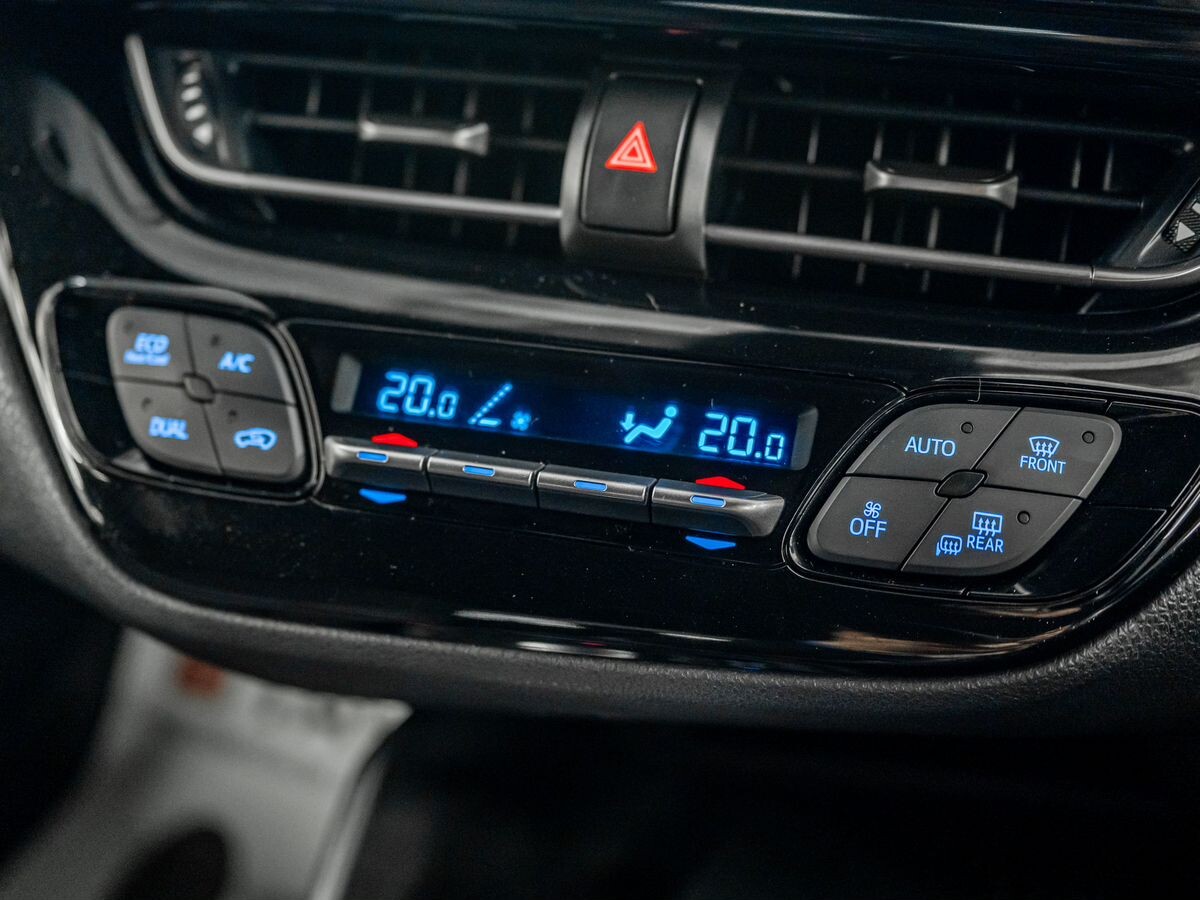 Toyota C-HR 2016 - фото автомобиля