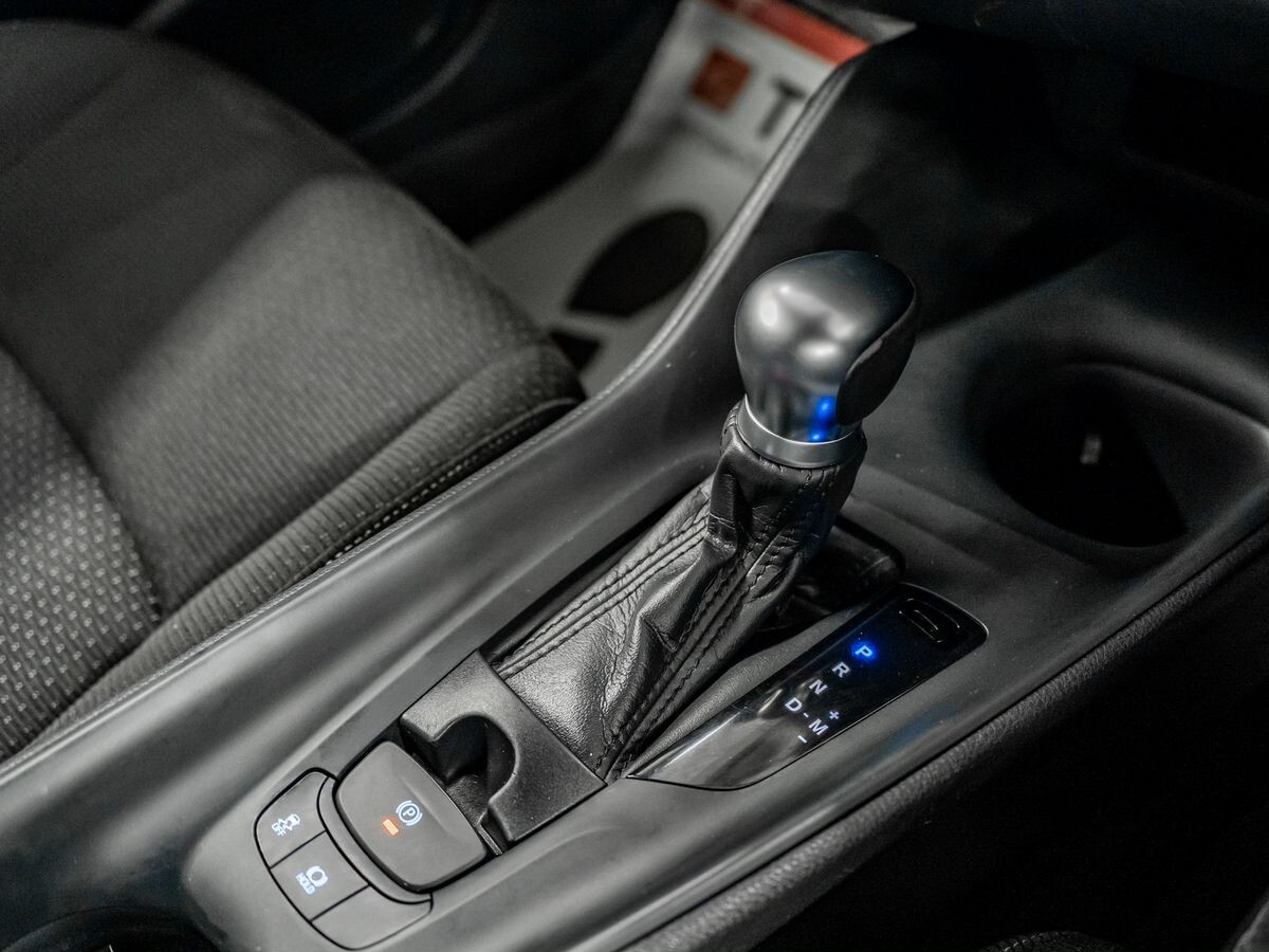 Toyota C-HR 2016 - фото автомобиля