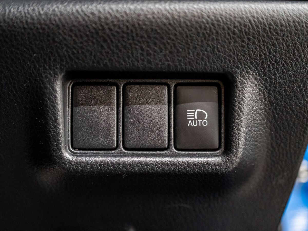 Toyota C-HR 2016 - фото автомобиля