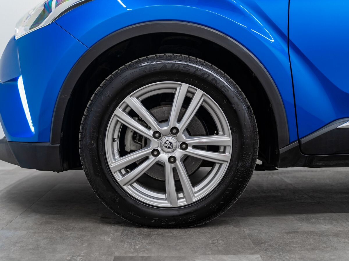 Toyota C-HR 2016 - фото автомобиля