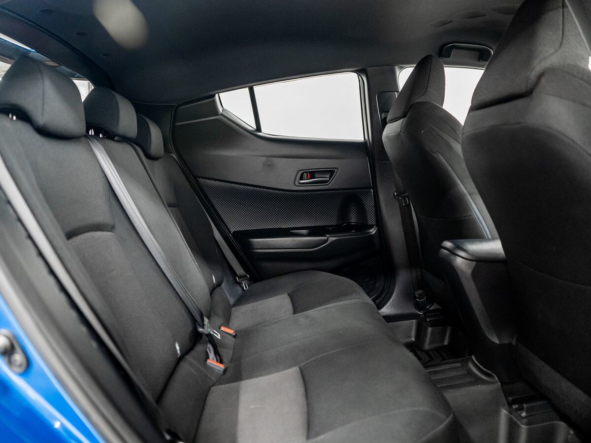 Toyota C-HR 2016 - фото автомобиля