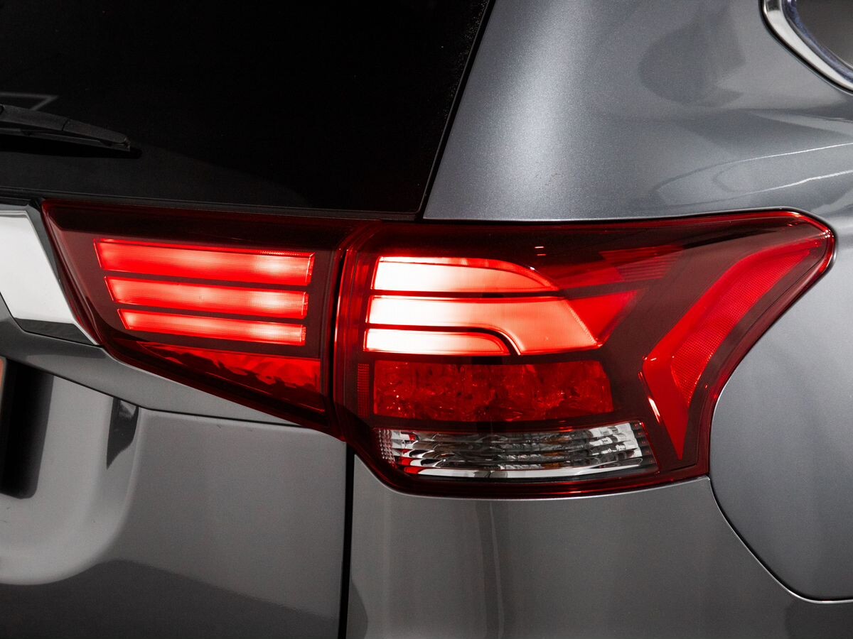 Mitsubishi Outlander 2017 - фото автомобиля