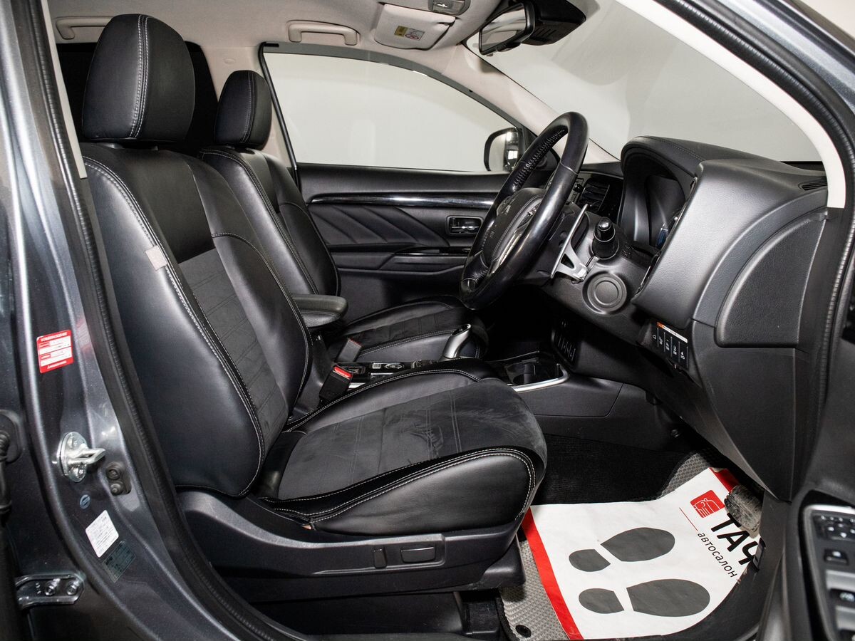 Mitsubishi Outlander 2017 - фото автомобиля