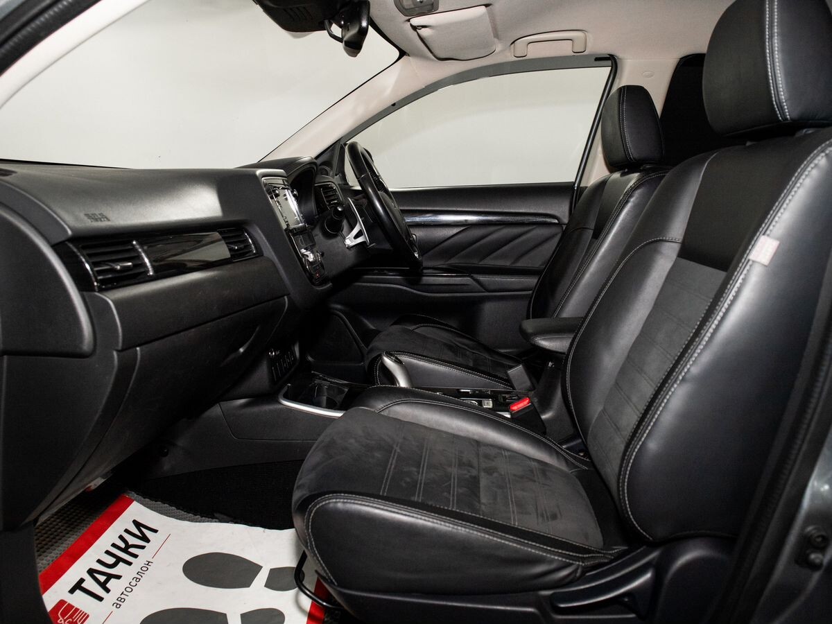 Mitsubishi Outlander 2017 - фото автомобиля