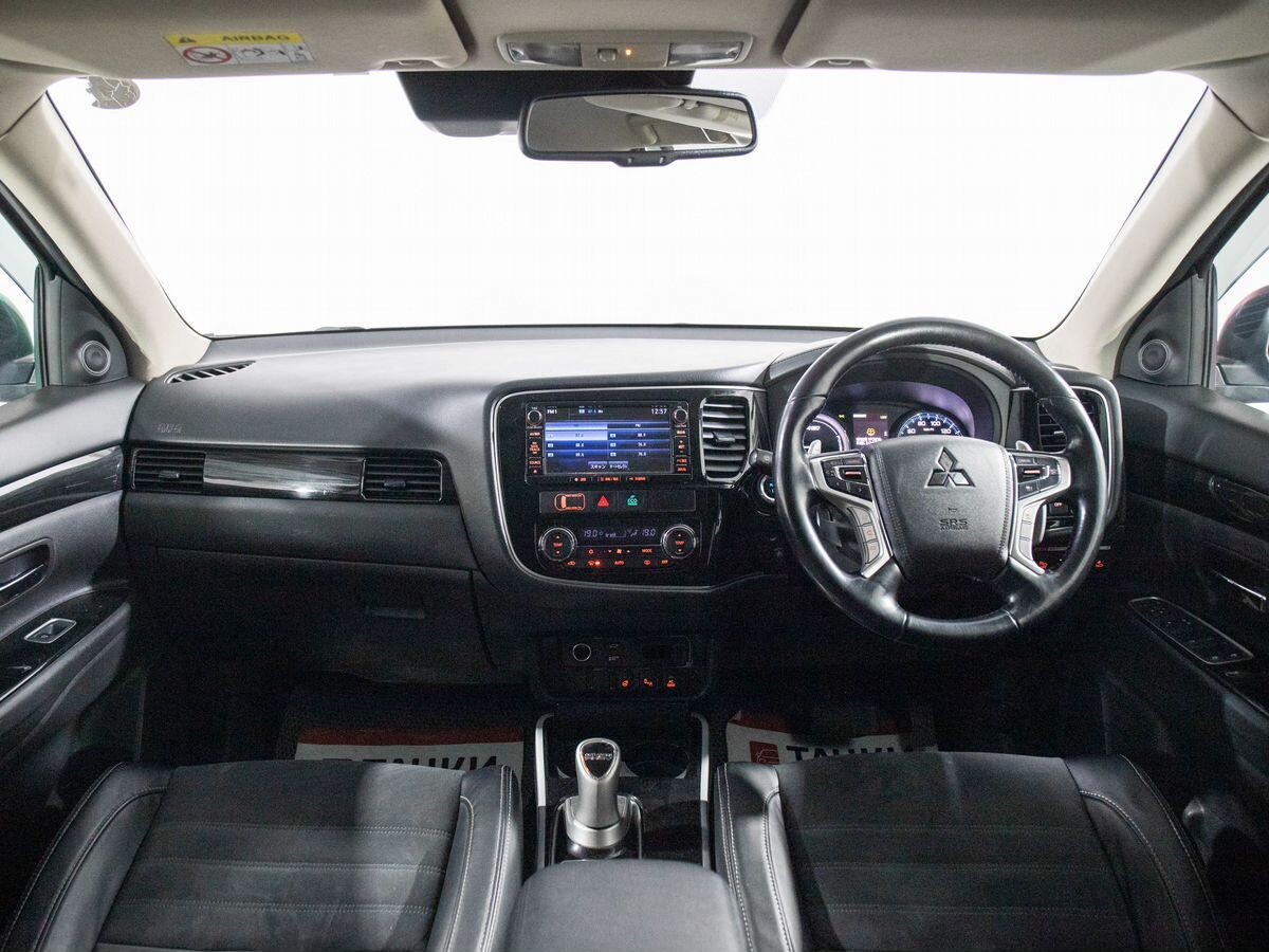 Mitsubishi Outlander 2017 - фото автомобиля