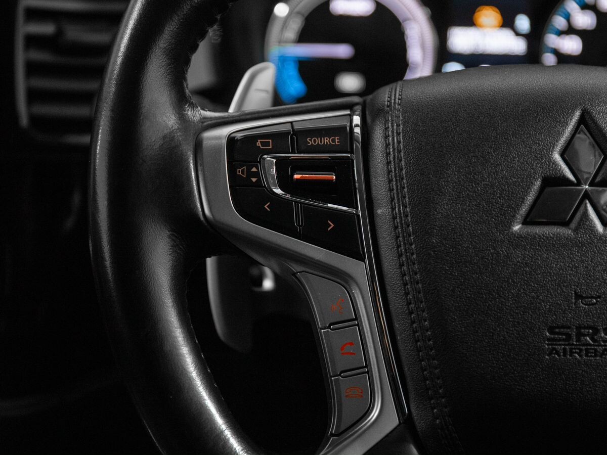 Mitsubishi Outlander 2017 - фото автомобиля