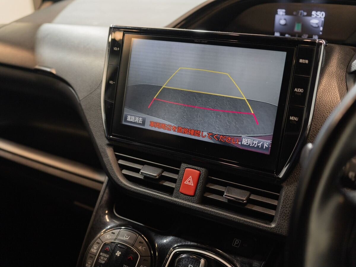 Toyota Noah 2016 - фото автомобиля