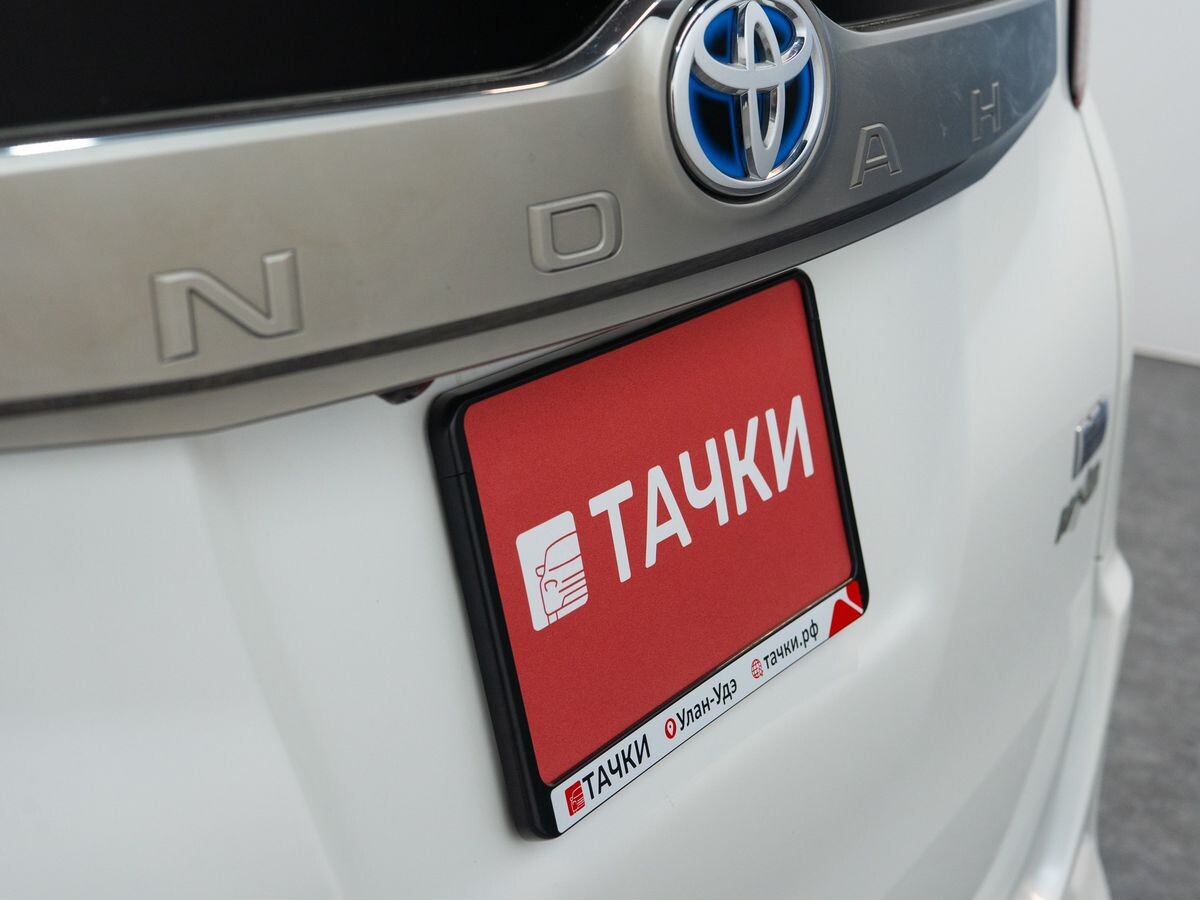 Toyota Noah 2016 - фото автомобиля