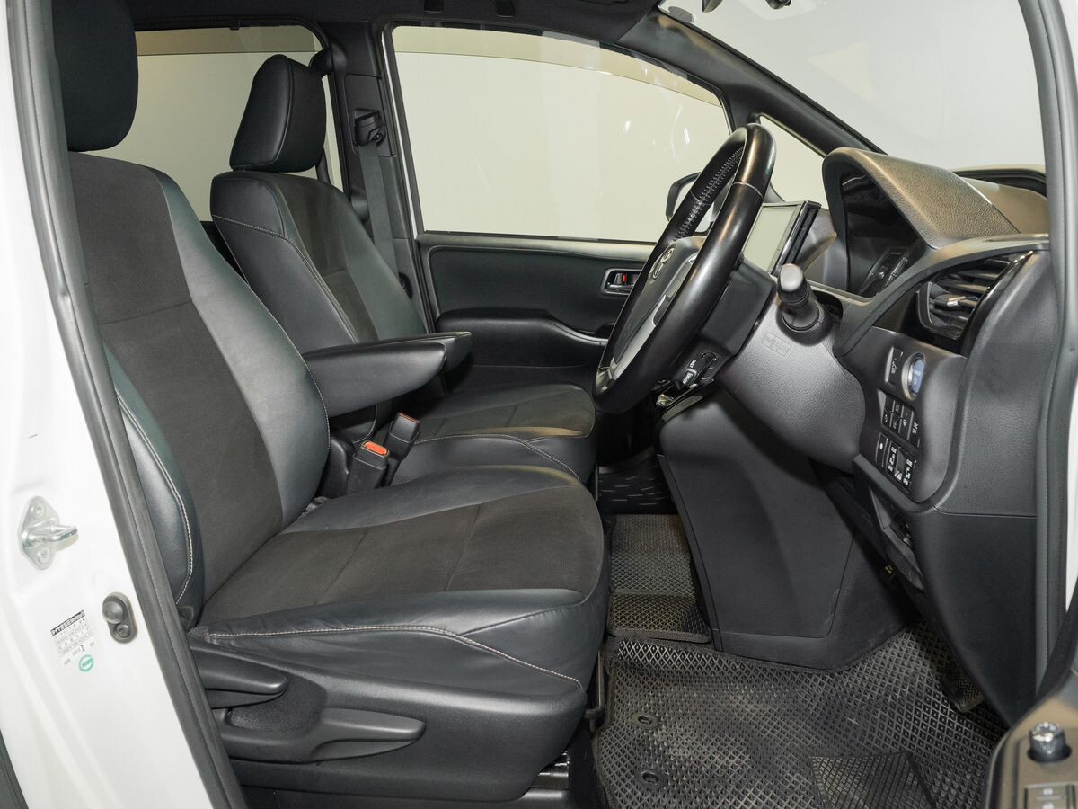 Toyota Noah 2016 - фото автомобиля