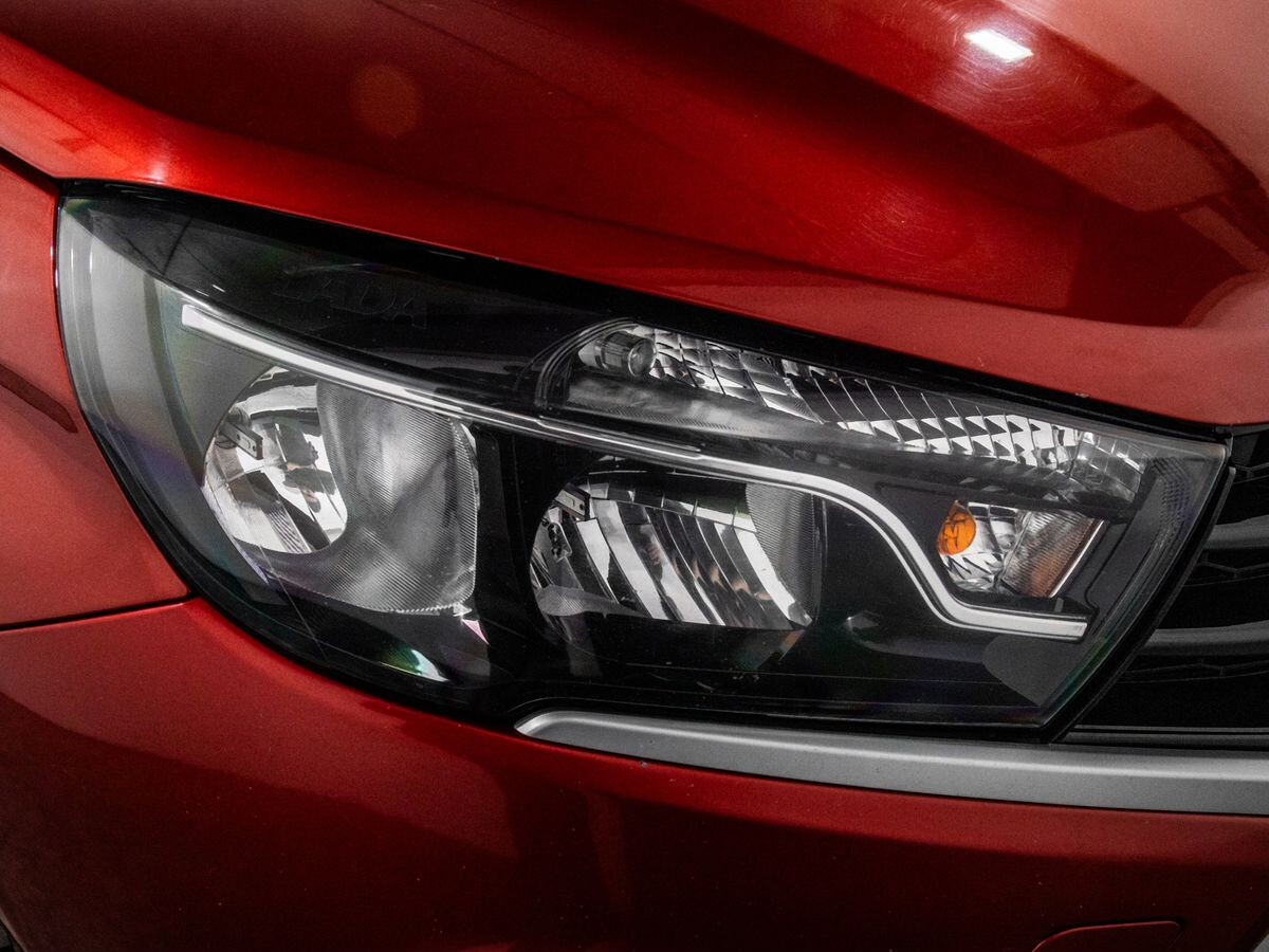 Lada (ВАЗ) Vesta 2019 - фото автомобиля
