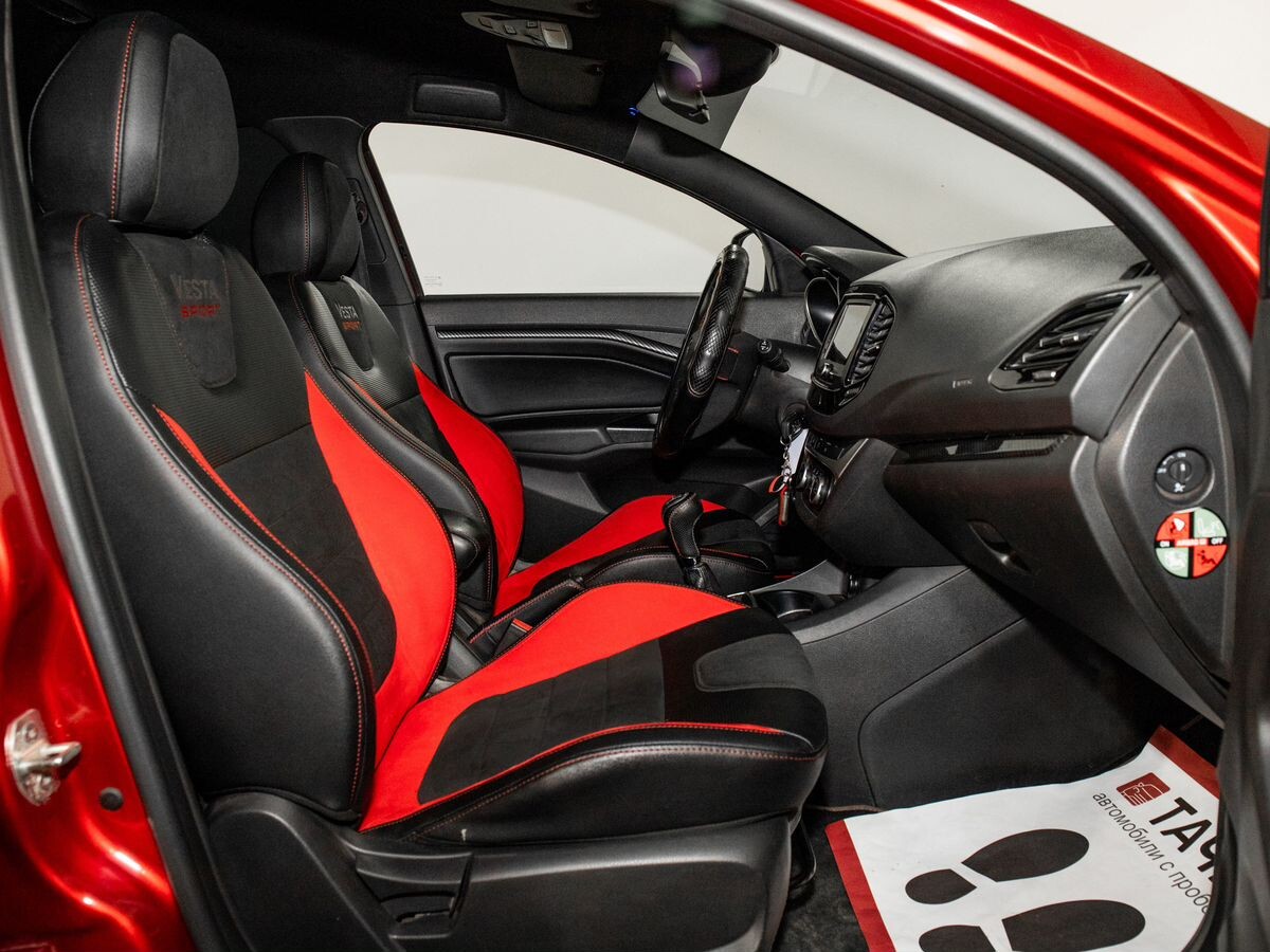 Lada (ВАЗ) Vesta 2019 - фото автомобиля