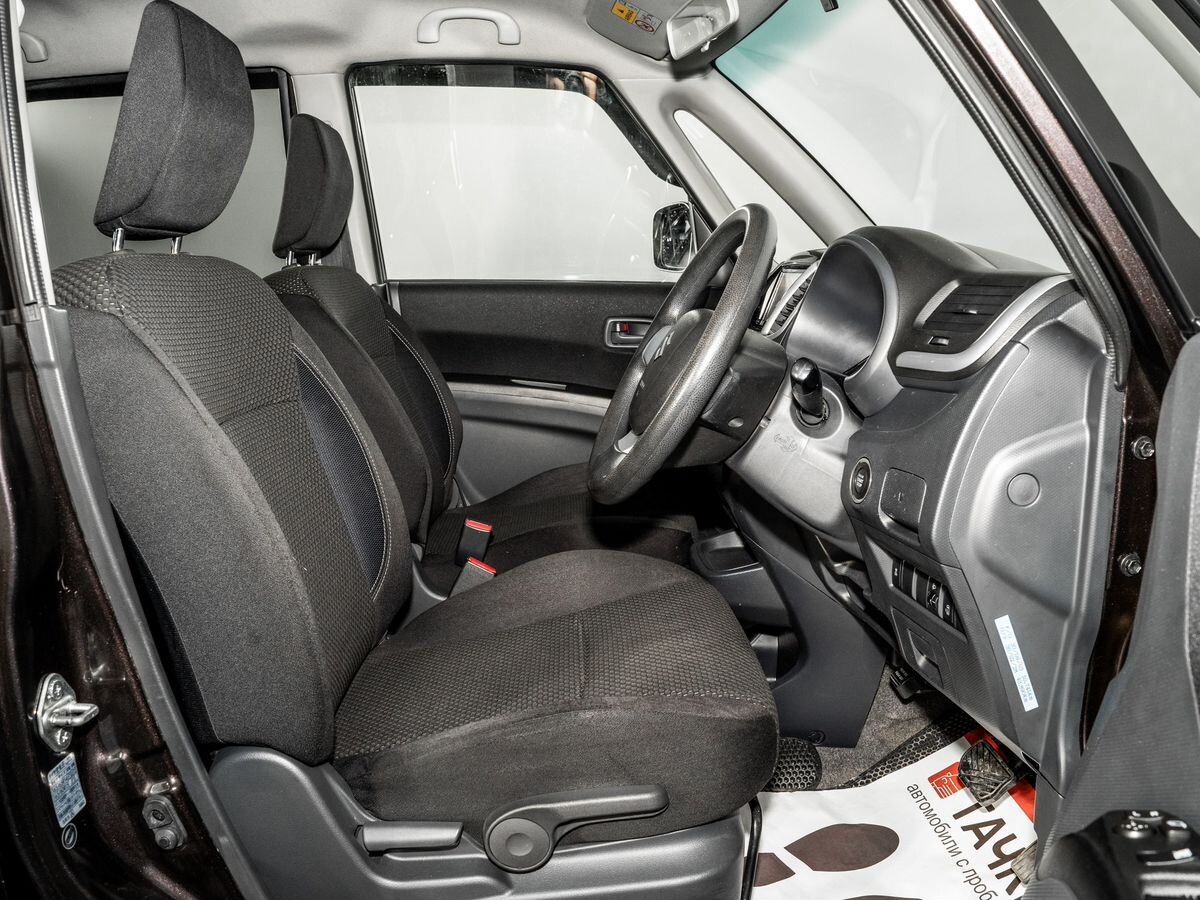 Suzuki Solio 2015 - фото автомобиля