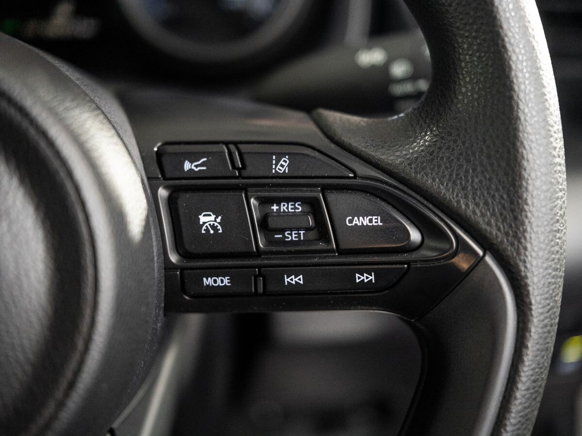 Toyota Yaris 2020 - фото автомобиля