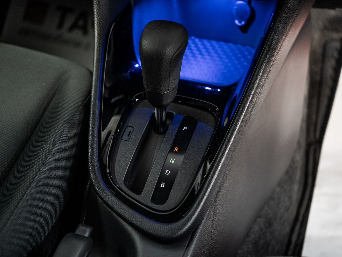 Toyota Yaris 2020 - фото автомобиля